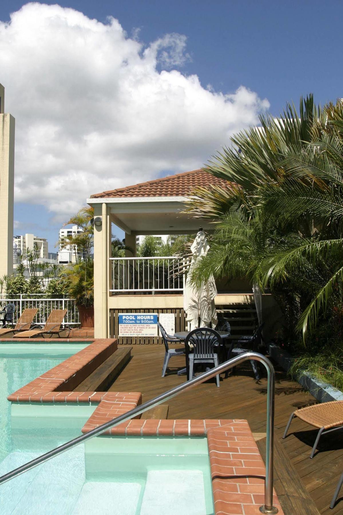 Inn Cairns Exterior photo